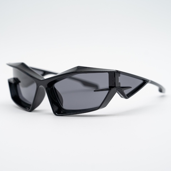 Givenchy Eyewear Giv Cut Shield Sunglasses GV40049U Black Unisex - Picture 2 of 10